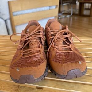 On Cloud Monochrome Running Shoes Size 8.5, Color: Pecan